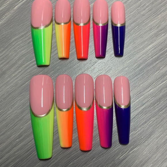 Handmade Luxury Press on Nails - Picture 3 of 9